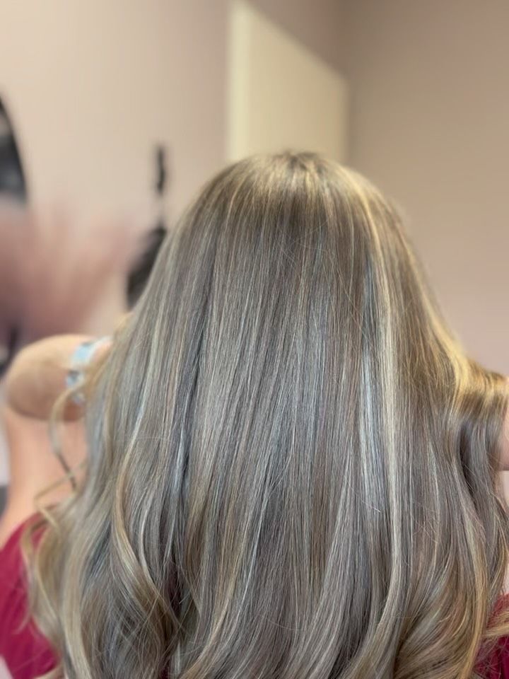 Close-up van beigeblonde highlights